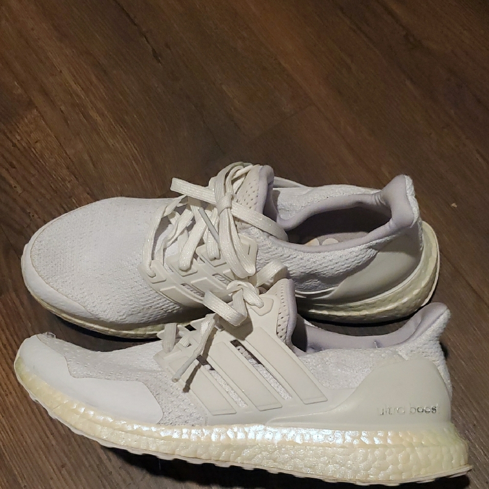 Womens Adidas Ultra Boost White Athletic Sneakers Sz 9.5